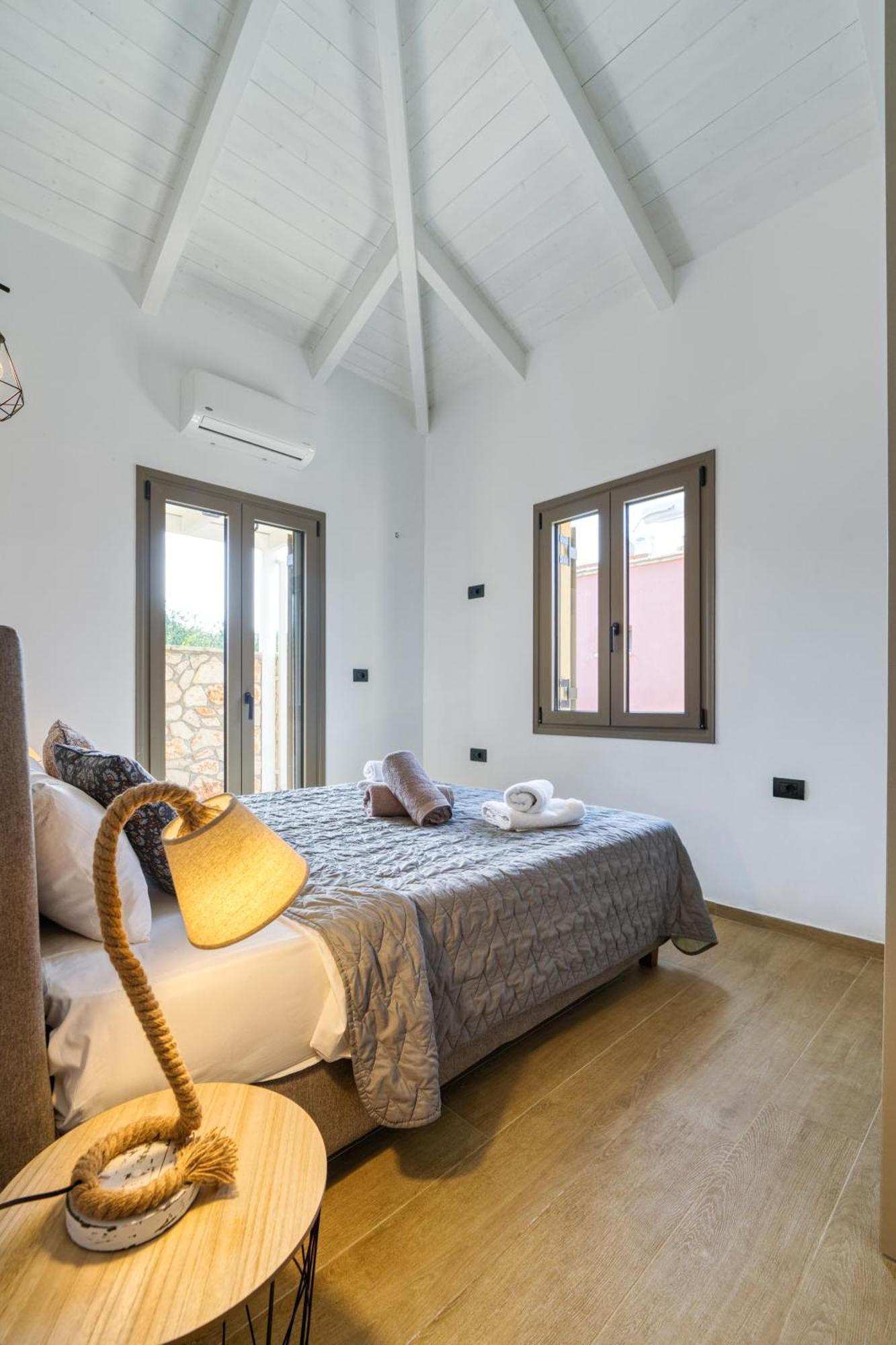 Astarte Villas - Astra Private Villas With Pool Vasilikí 외부 사진