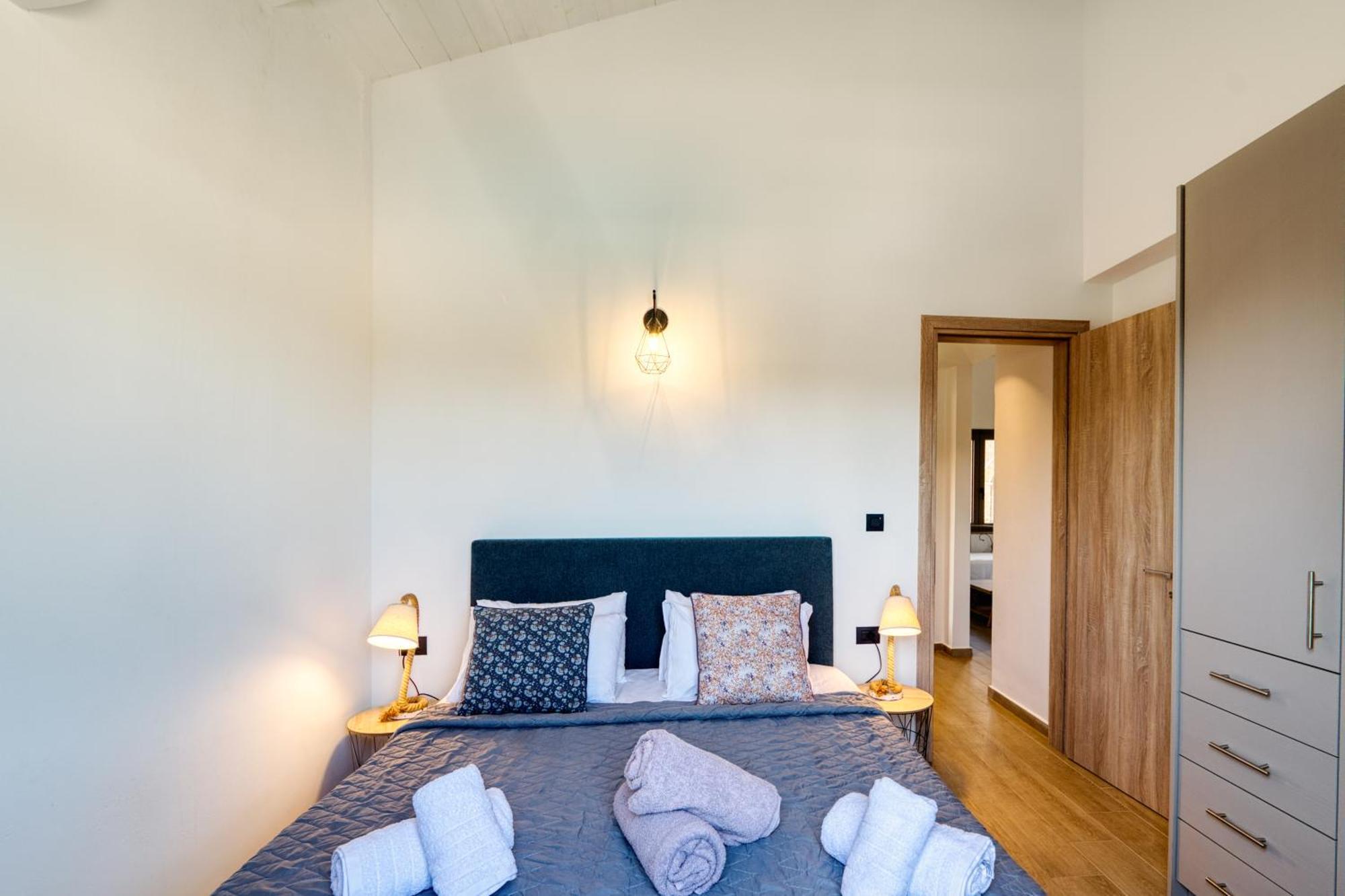 Astarte Villas - Astra Private Villas With Pool Vasilikí 외부 사진