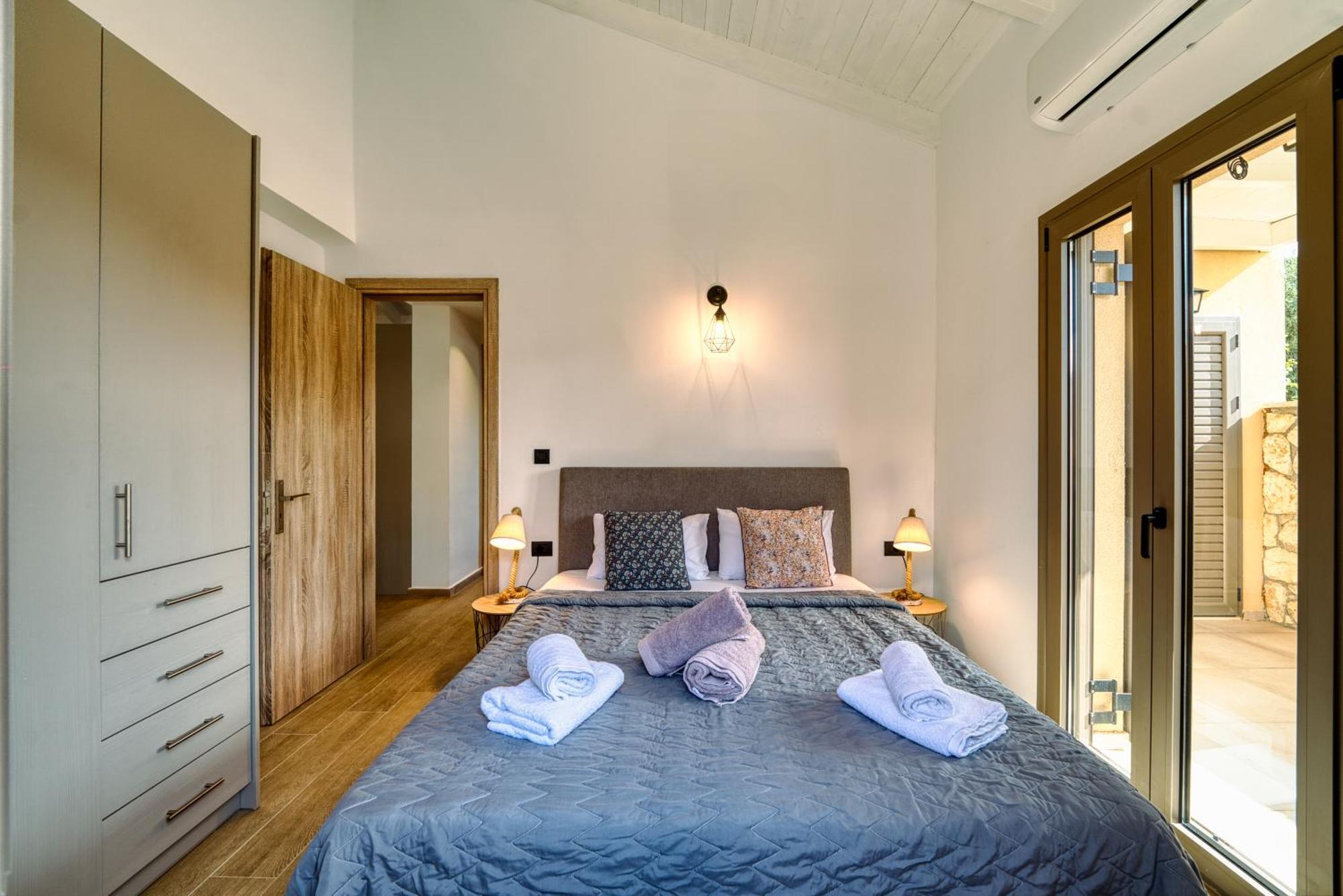 Astarte Villas - Astra Private Villas With Pool Vasilikí 외부 사진