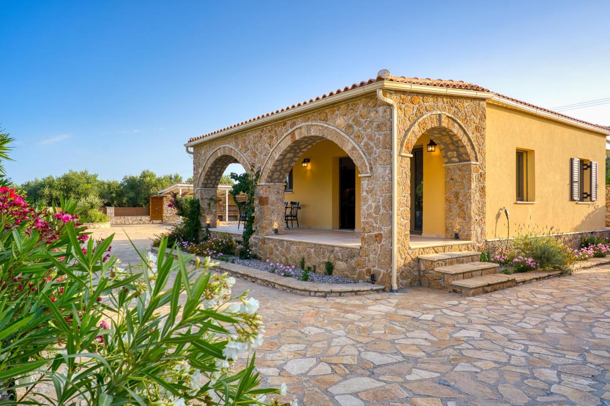 Astarte Villas - Astra Private Villas With Pool Vasilikí 외부 사진