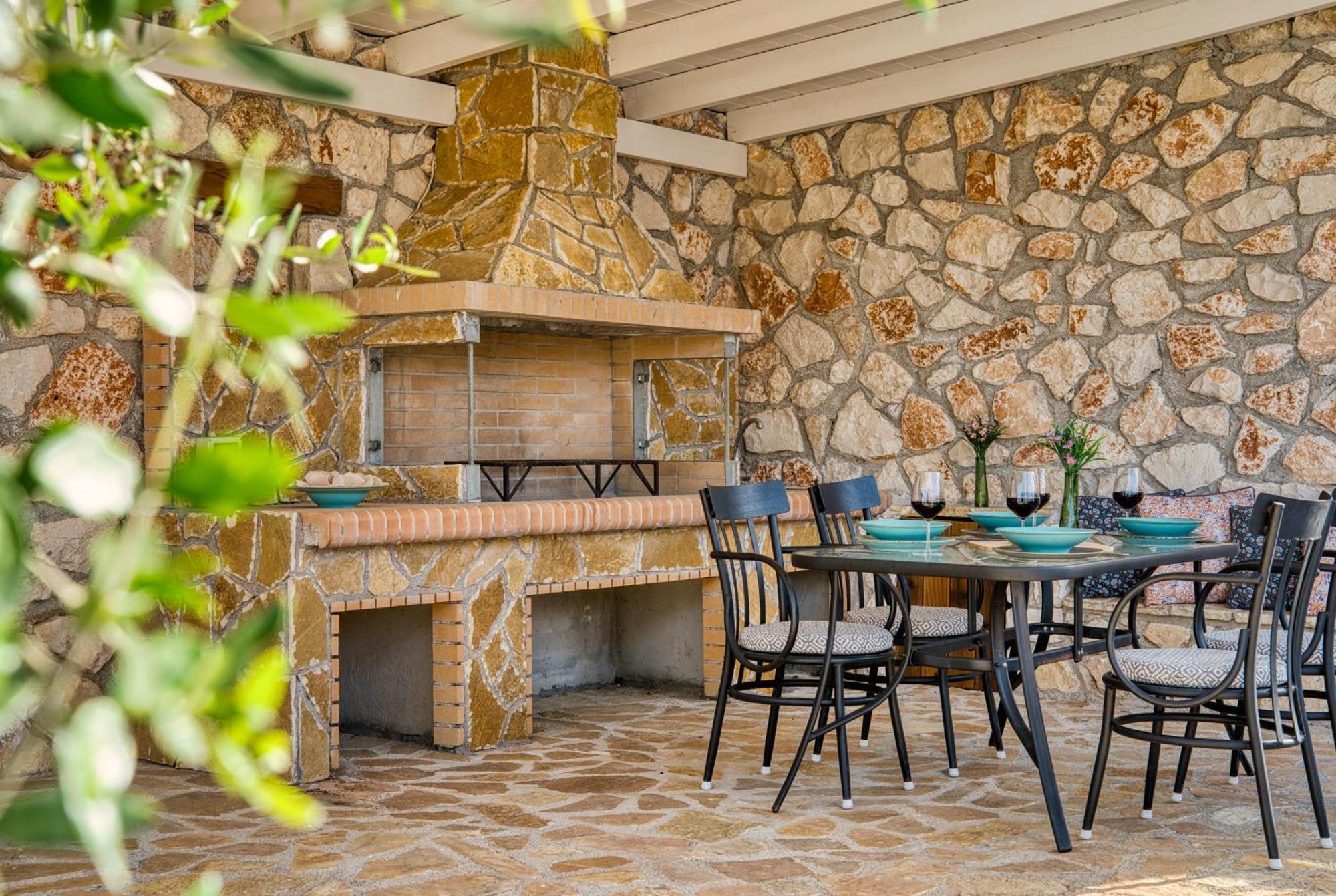 Astarte Villas - Astra Private Villas With Pool Vasilikí 외부 사진